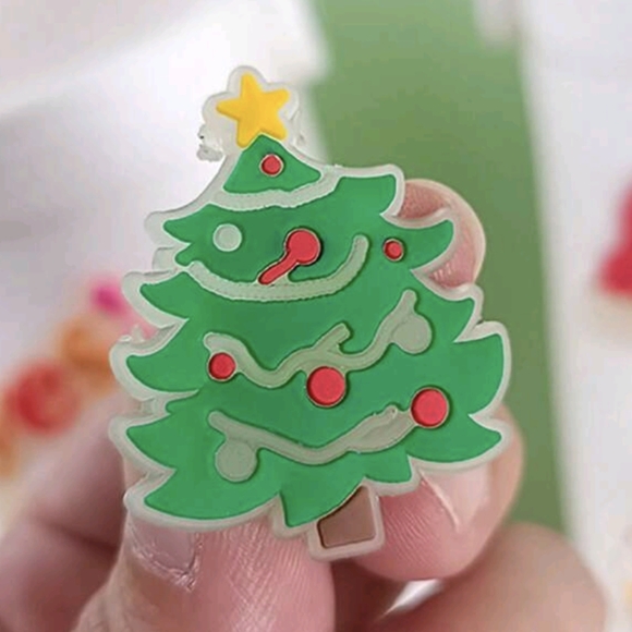 7pcs Luminous Glow In The Dark Shoe Charms - Picture 5 of 6